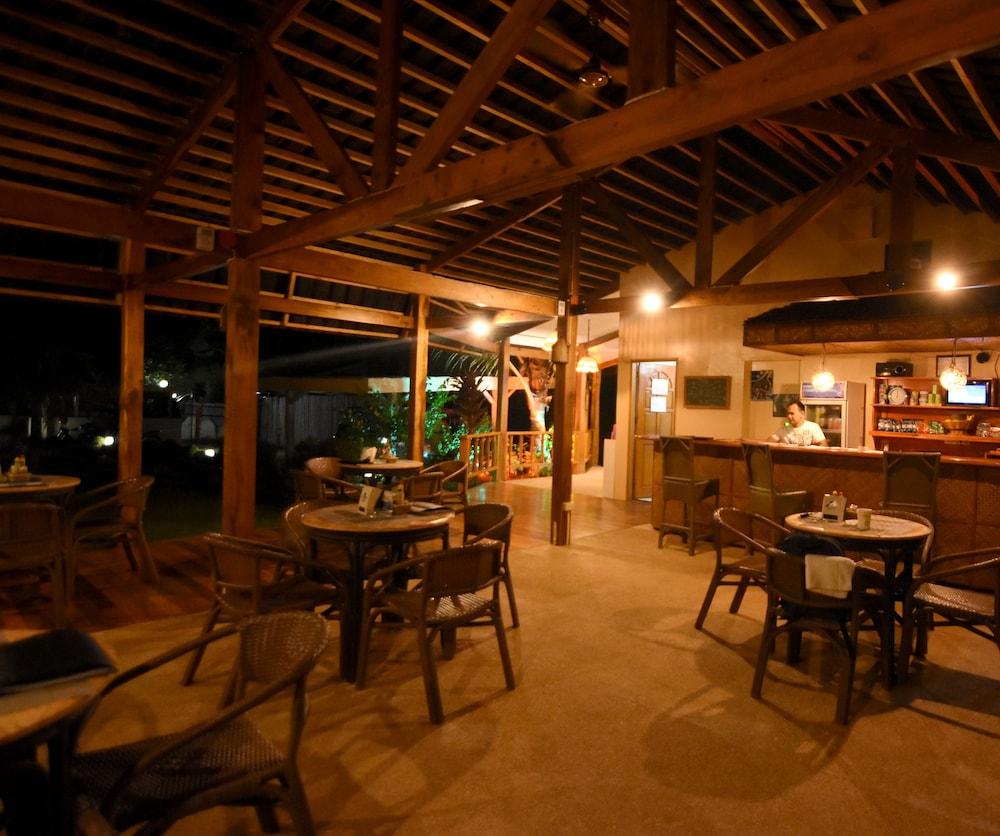 Alona42 Resort Panglao Eksteriør billede